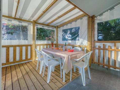 Camping De Brouel Ambon Eksteriør bilde